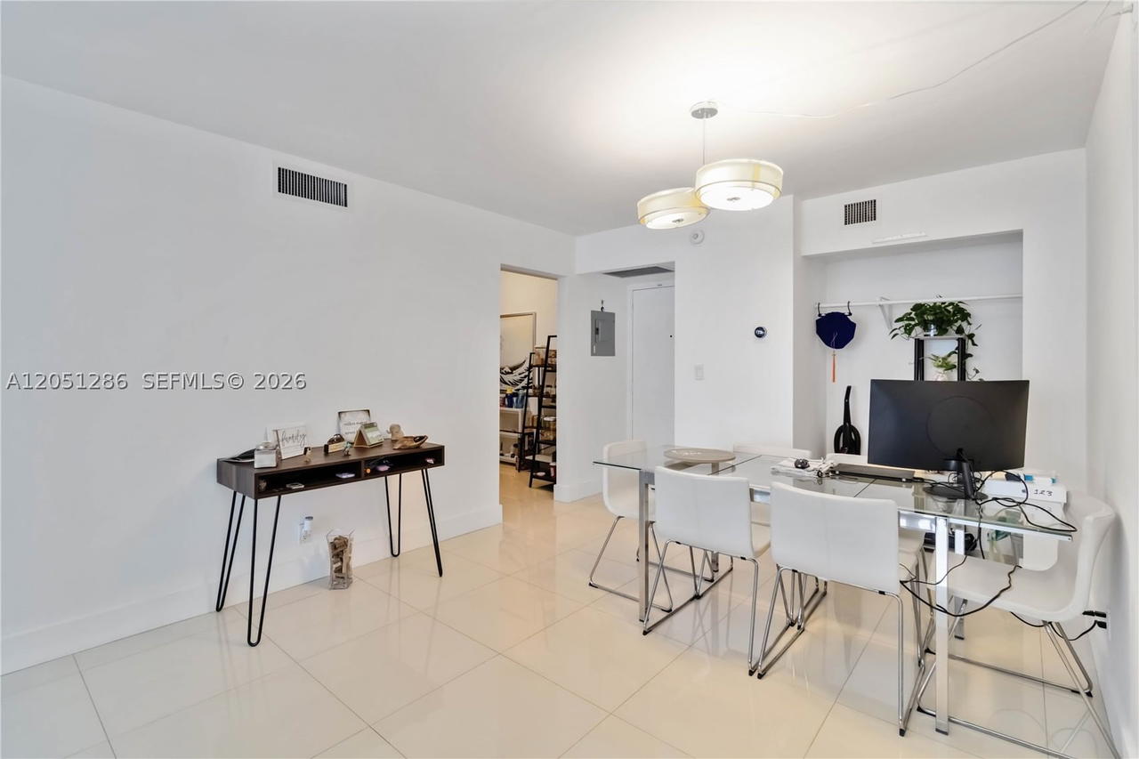 Real estate property located at 100 Bayview Dr #2014, Miami-dade, Arlen House East Condo, Sunny Isles Beach, FL