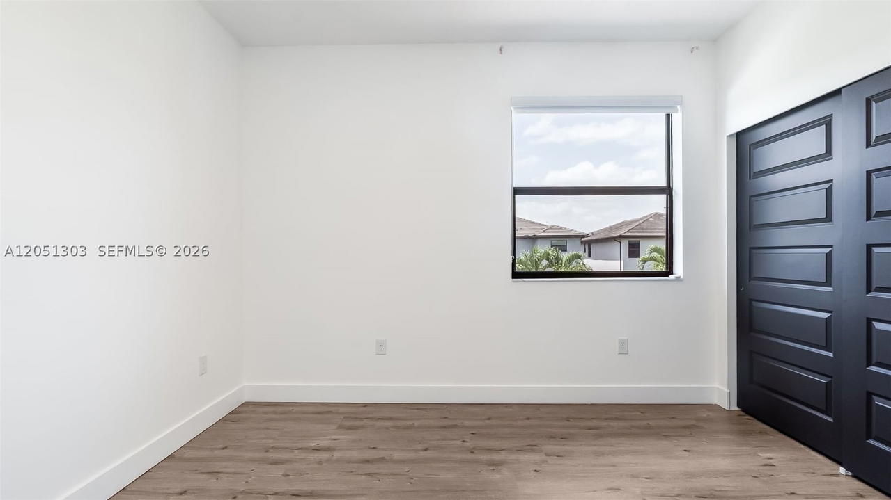 Real estate property located at 8900 161st Ter, Miami-dade, Dunnwoody Lake, Miami Lakes, FL