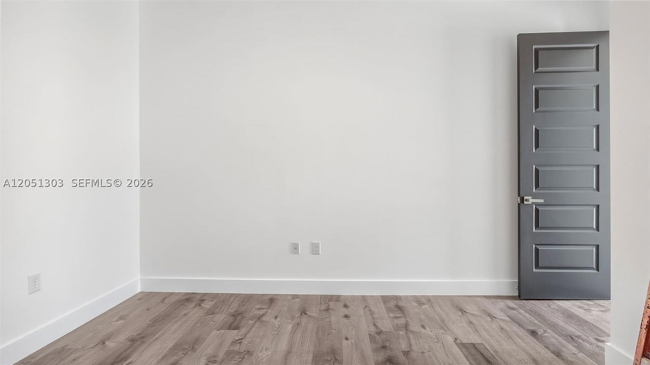Real estate property located at 8900 161st Ter, Miami-dade, Dunnwoody Lake, Miami Lakes, FL