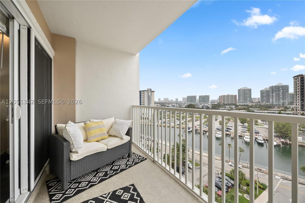 Real estate property located at 300 Bayview Dr #903, Miami-dade, Arlen House Condo, Sunny Isles Beach, FL