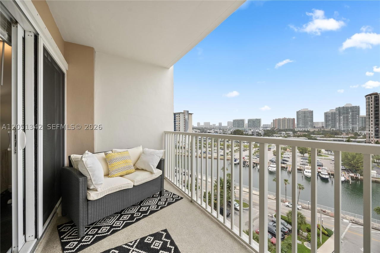Real estate property located at 300 Bayview Dr #903, Miami-dade, Arlen House Condo, Sunny Isles Beach, FL
