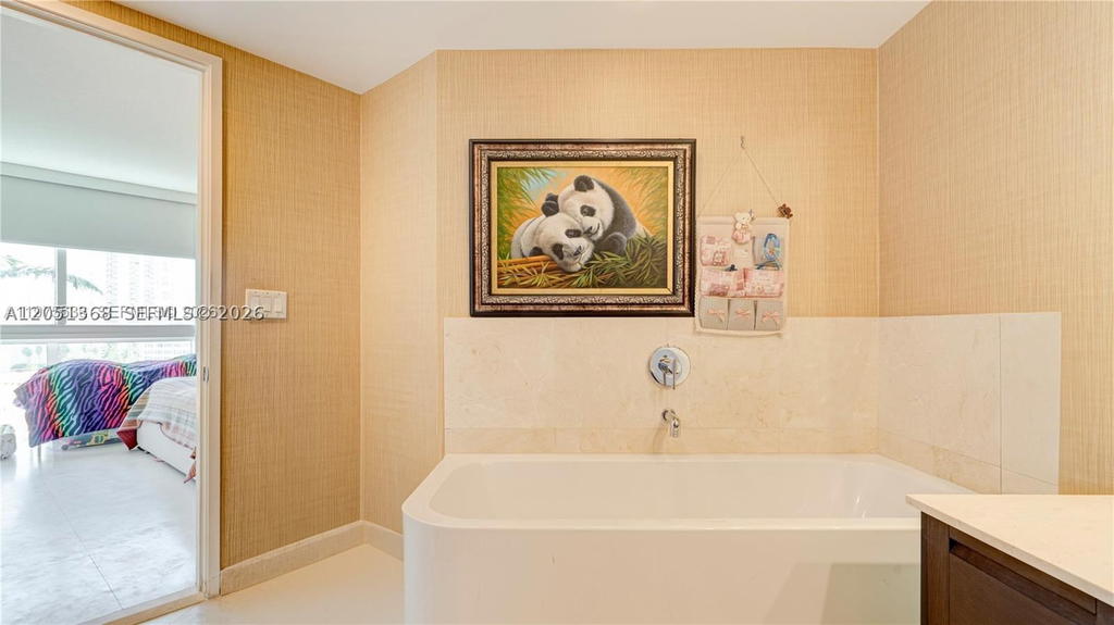 Real estate property located at 200 Sunny Isles Blvd #2-801, Miami-dade, St Tropez On The Bay Ii C, Sunny Isles Beach, FL