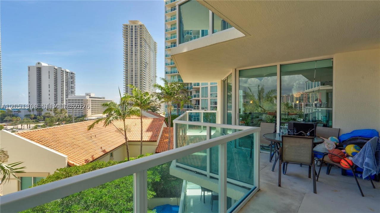 Real estate property located at 200 Sunny Isles Blvd #2-801, Miami-dade, St Tropez On The Bay Ii C, Sunny Isles Beach, FL