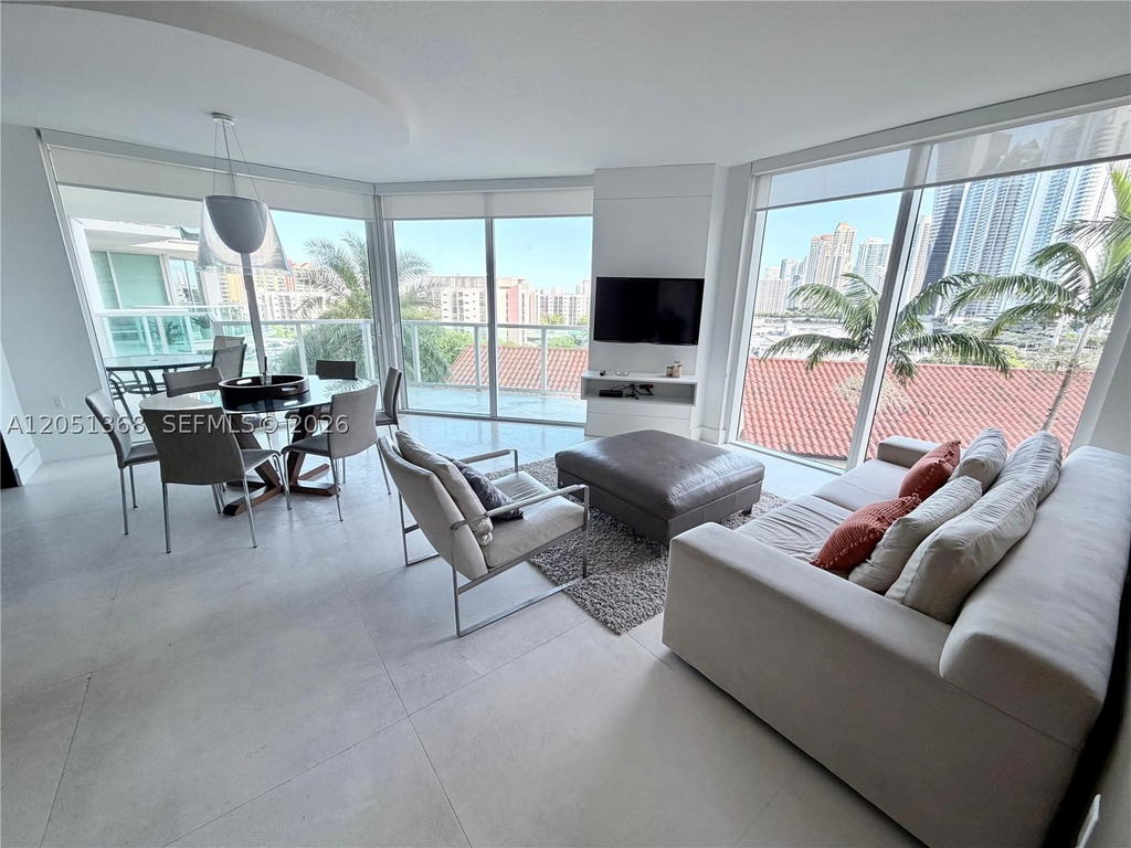 Real estate property located at 200 Sunny Isles Blvd #2-801, Miami-dade, St Tropez On The Bay Ii C, Sunny Isles Beach, FL