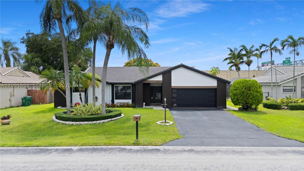 Real estate property located at 5741 Waterford Dr, Broward, Ivanhoe - Waterford, Davie, FL