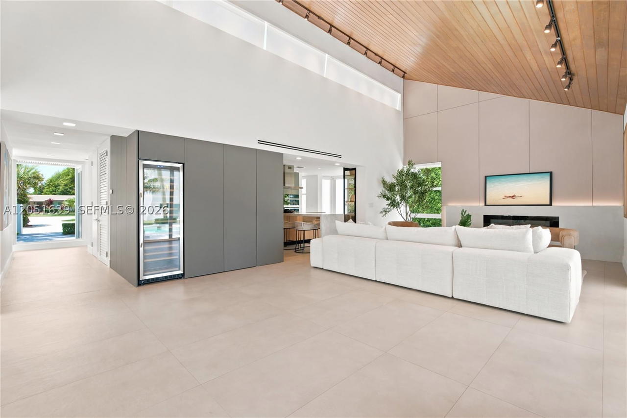 Real estate property located at 10420 64th St, Miami-dade, Miller Drive Estates, Miami, FL