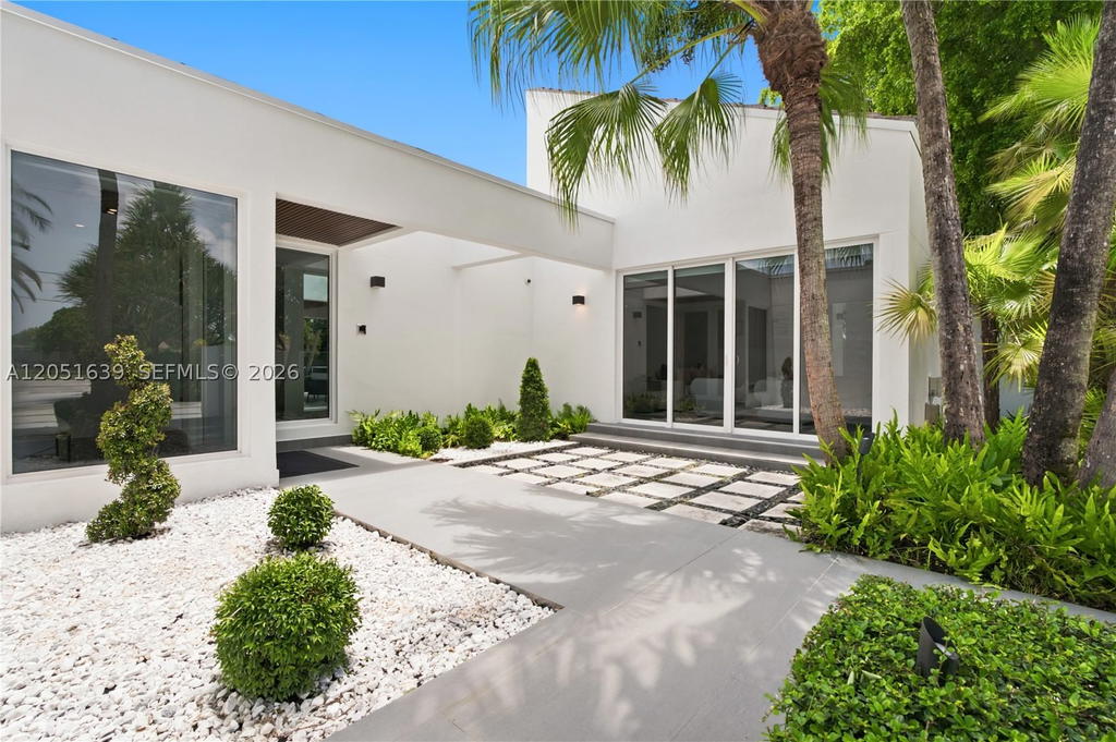 Real estate property located at 10420 64th St, Miami-dade, Miller Drive Estates, Miami, FL