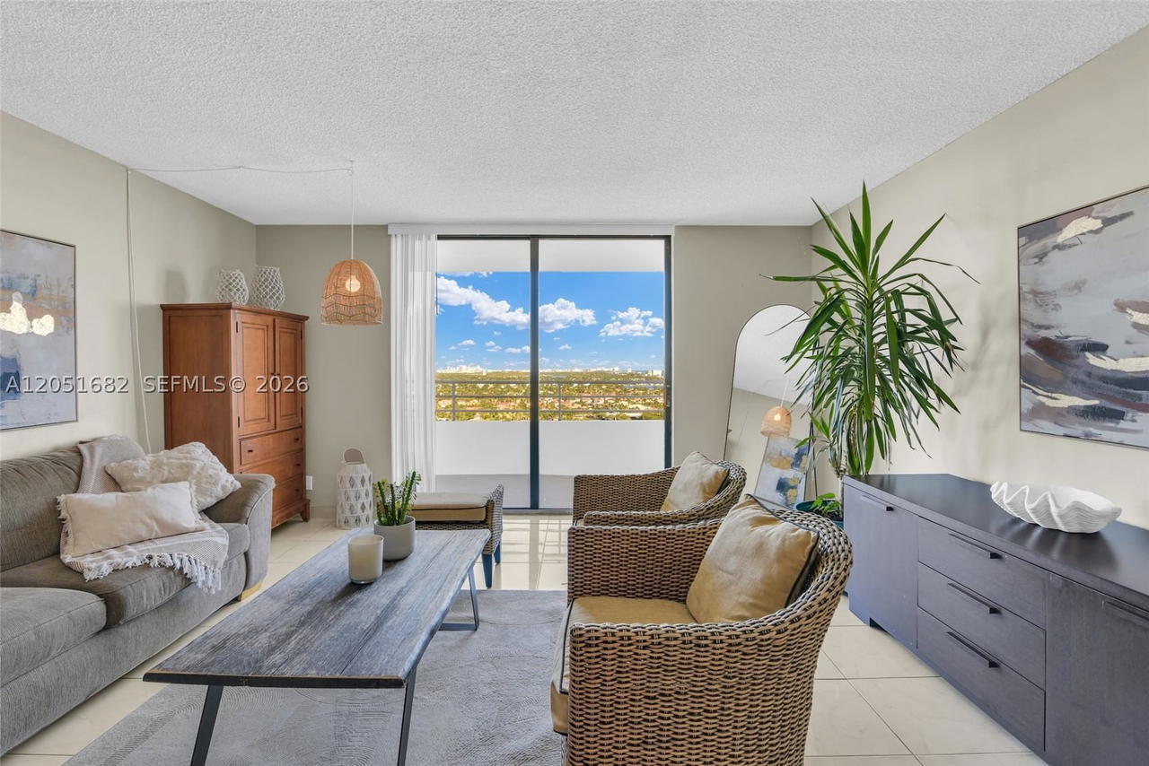 Real estate property located at 2500 Parkview Dr #2411, Broward, Olympus Condo Phase, Hallandale Beach, FL