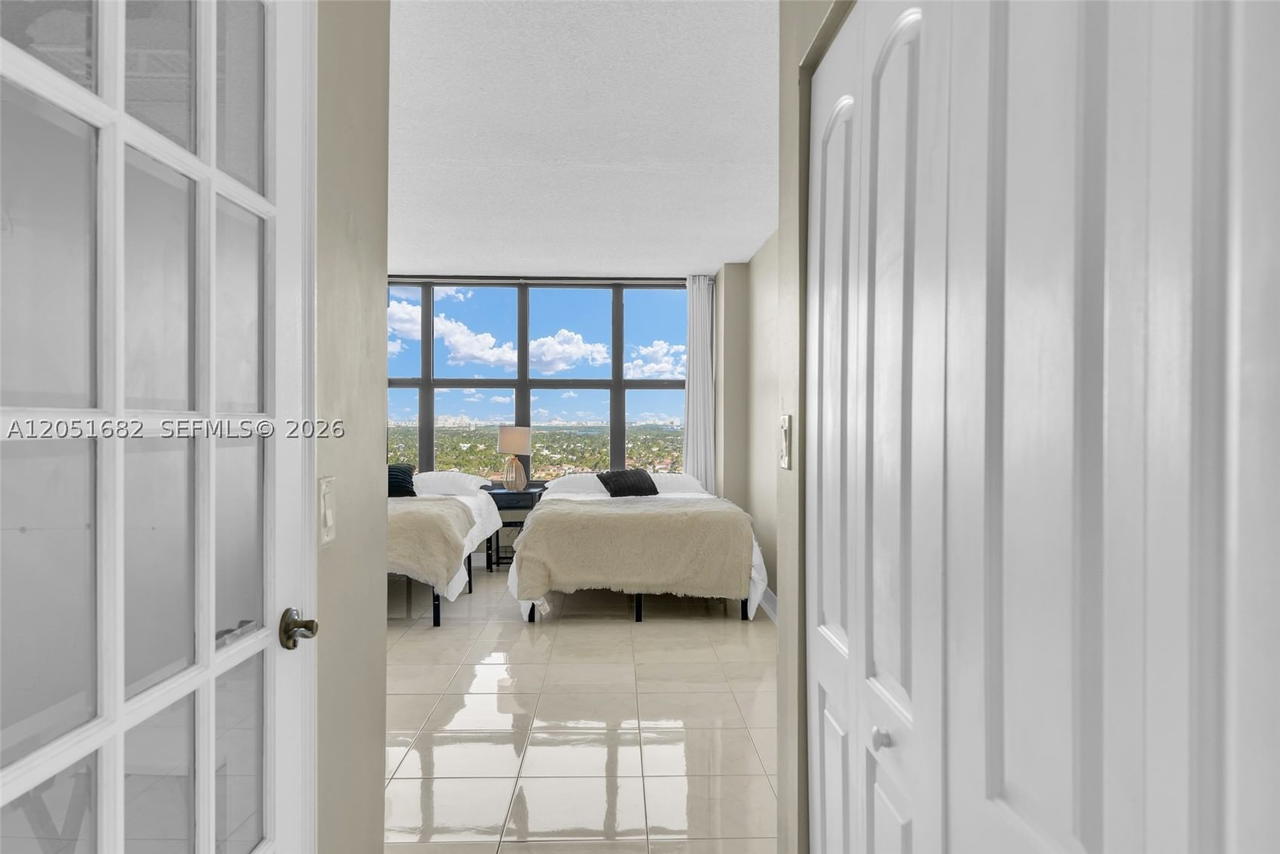 Real estate property located at 2500 Parkview Dr #2411, Broward, Olympus Condo Phase, Hallandale Beach, FL
