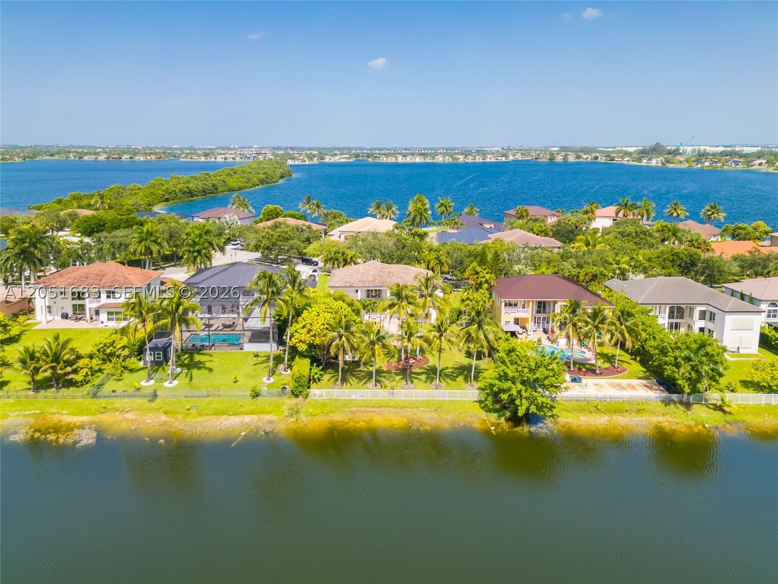 Real estate property located at 4918 195th Ter, Broward, Sunset Lakes Plat Three, Miramar, FL