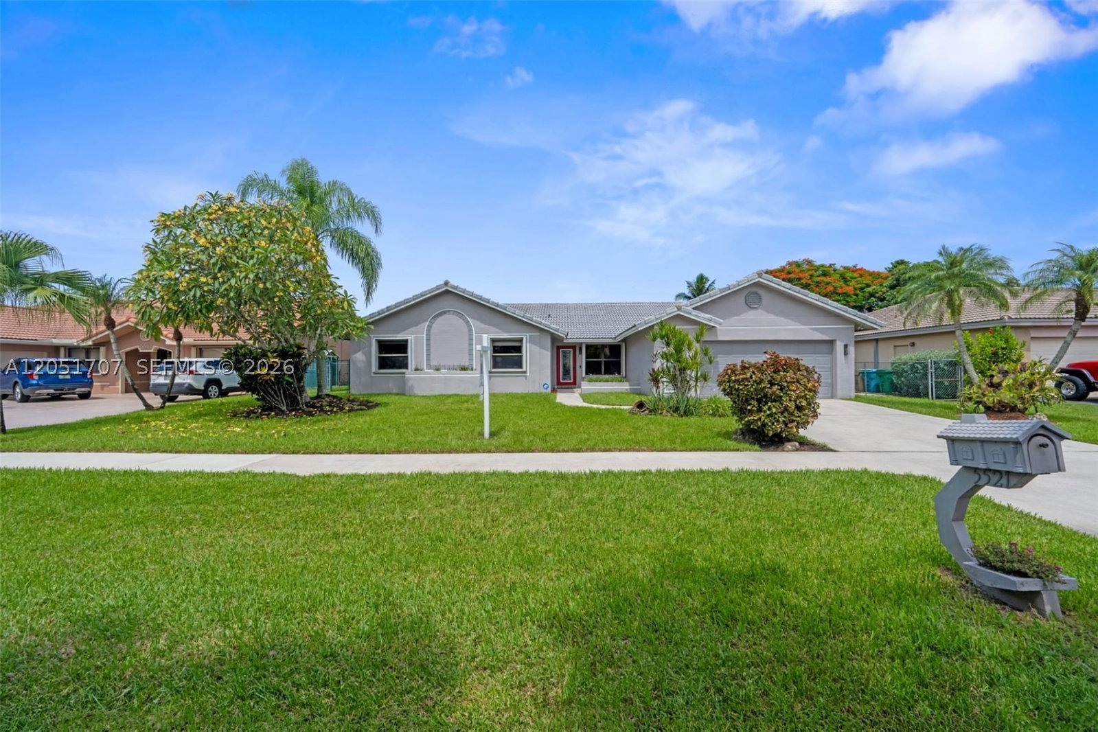 Real estate property located at 5521 Hawkes Bluff Ave, Broward, Hawkes Bluff, Davie, FL