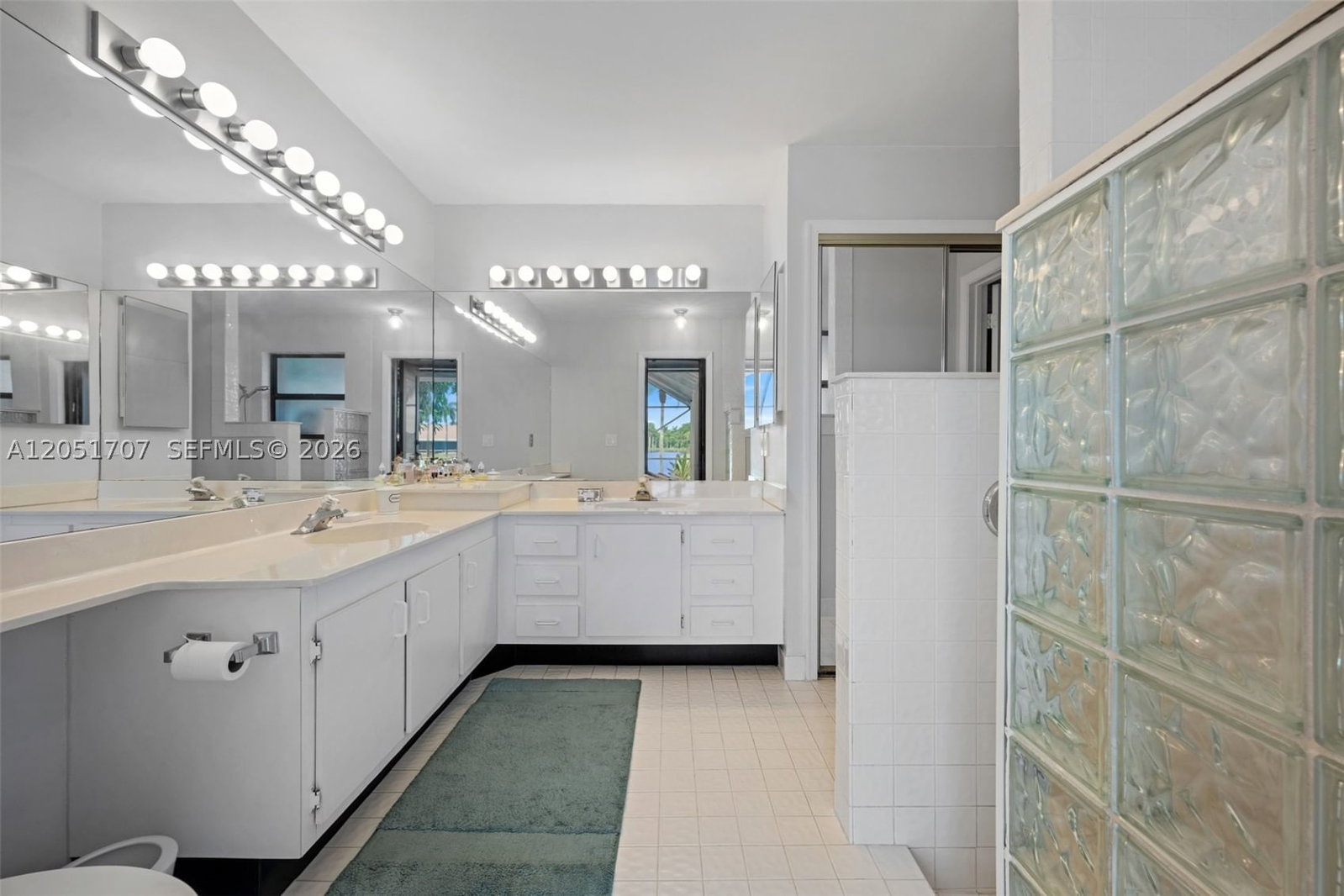Real estate property located at 5521 Hawkes Bluff Ave, Broward, Hawkes Bluff, Davie, FL