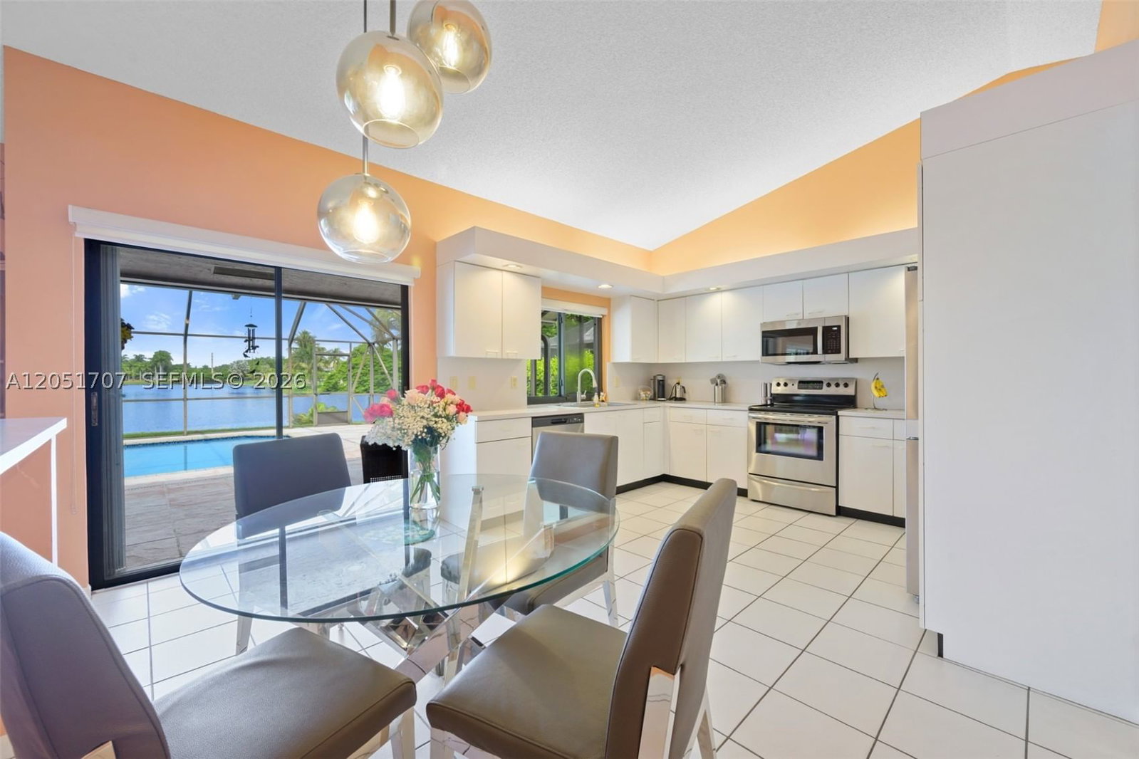 Real estate property located at 5521 Hawkes Bluff Ave, Broward, Hawkes Bluff, Davie, FL