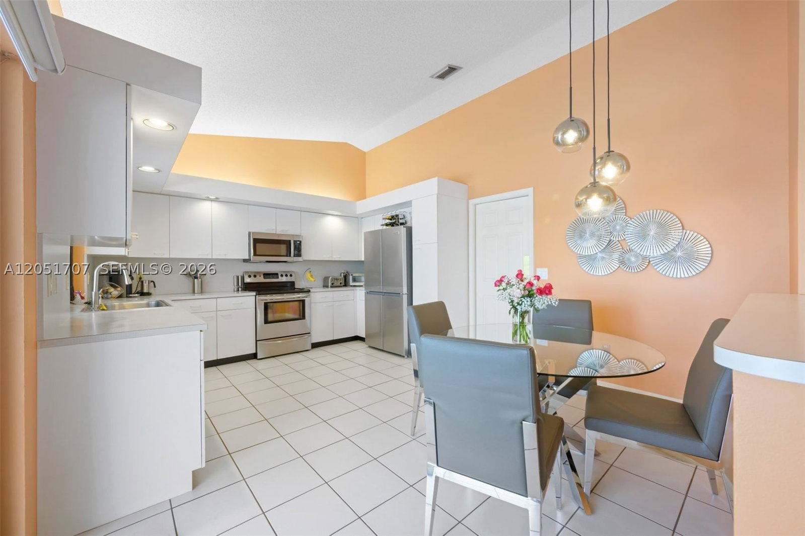 Real estate property located at 5521 Hawkes Bluff Ave, Broward, Hawkes Bluff, Davie, FL