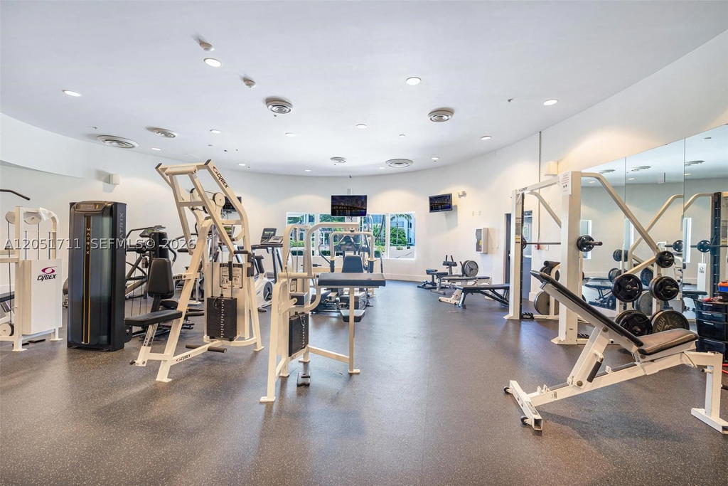 Real estate property located at 5600 Collins Ave #7J, Miami-dade, 5600 Condo, Miami Beach, FL