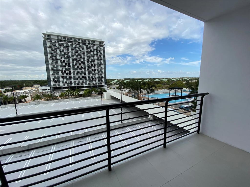Real estate property located at 5350 84th Ave #706, Miami-dade, 5350 Park Condo, Doral, FL