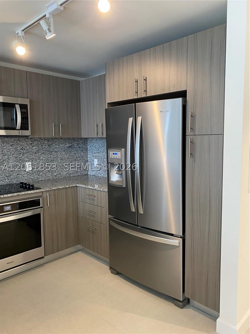 Real estate property located at 5350 84th Ave #706, Miami-dade, 5350 Park Condo, Doral, FL