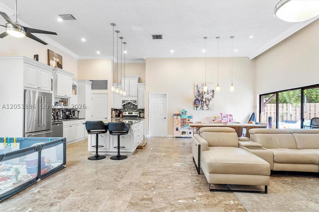 Real estate property located at 2707 Parkview Dr, Broward, Harbourwood Sketch Of Sur, Hallandale Beach, FL