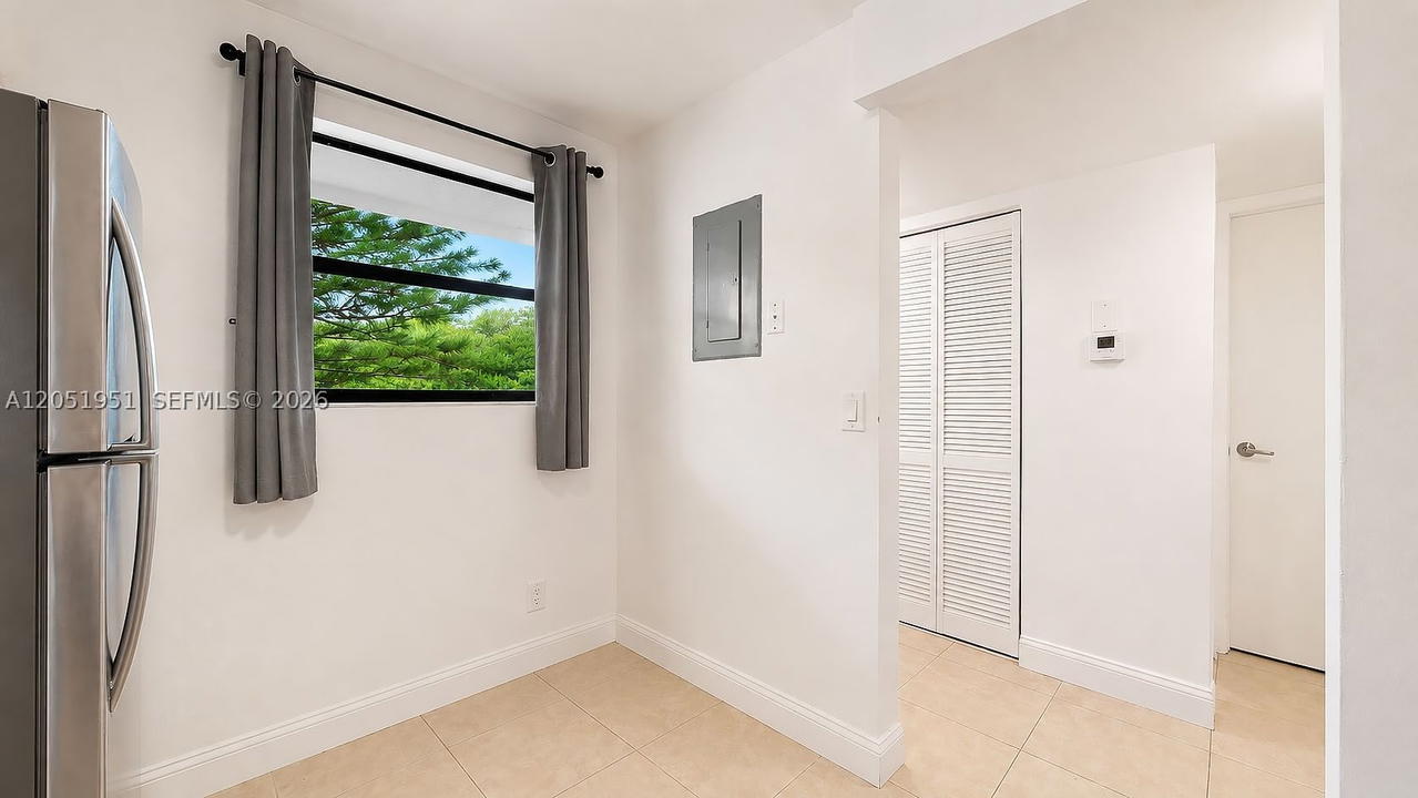 Real estate property located at 15701 Waterside Cir #205, Broward, Waterside Village Three C, Sunrise, FL