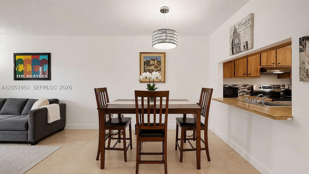 Real estate property located at 15701 Waterside Cir #205, Broward, Waterside Village Three C, Sunrise, FL