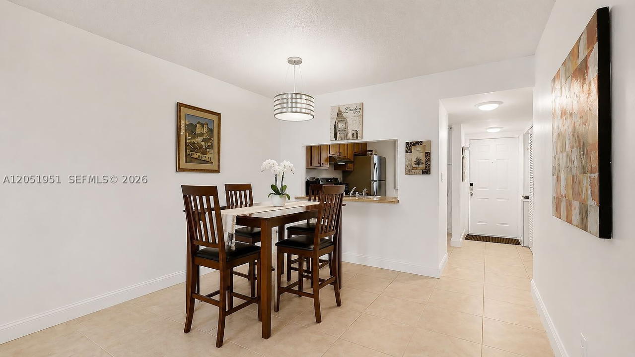 Real estate property located at 15701 Waterside Cir #205, Broward, Waterside Village Three C, Sunrise, FL