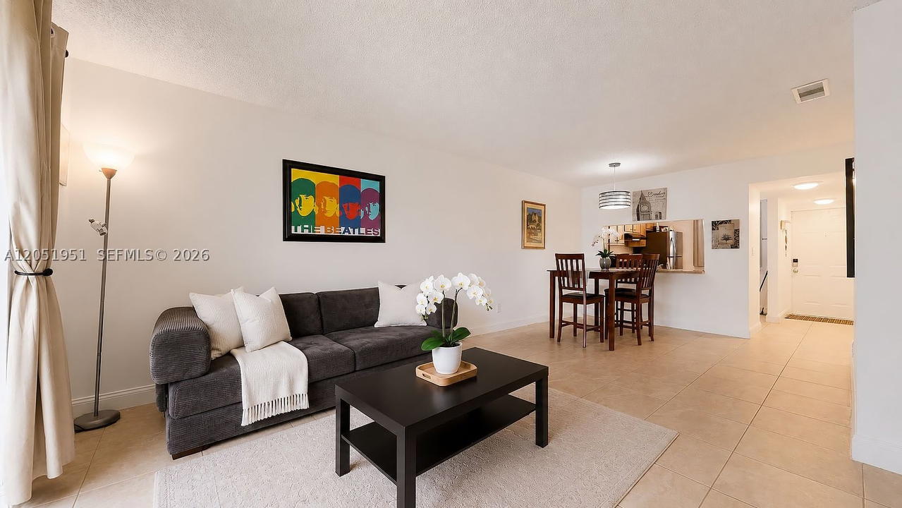 Real estate property located at 15701 Waterside Cir #205, Broward, Waterside Village Three C, Sunrise, FL