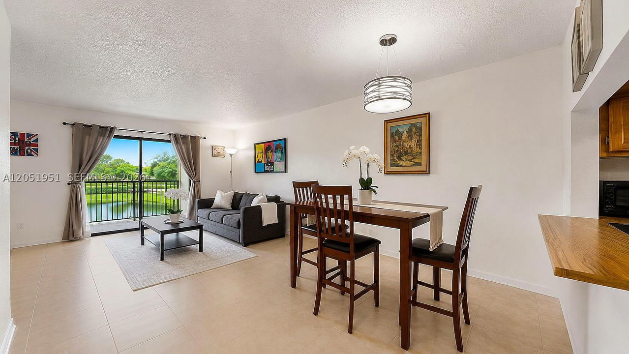 Real estate property located at 15701 Waterside Cir #205, Broward, Waterside Village Three C, Sunrise, FL