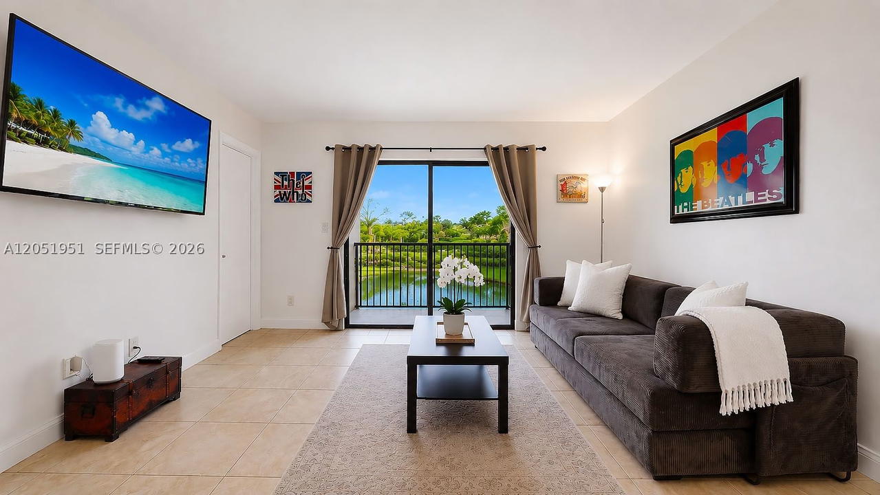 Real estate property located at 15701 Waterside Cir #205, Broward, Waterside Village Three C, Sunrise, FL