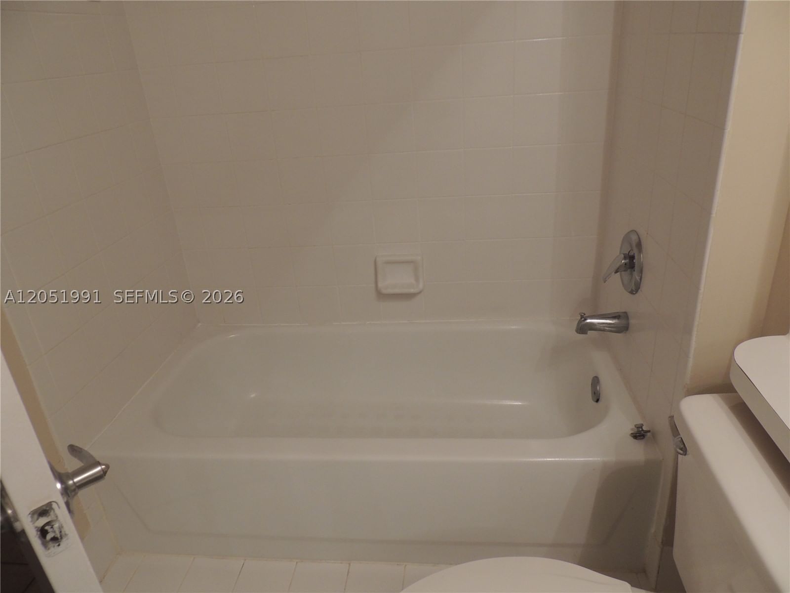 Real estate property located at 2600 University Dr #103, Broward, Royal Grand Condo, Davie, FL