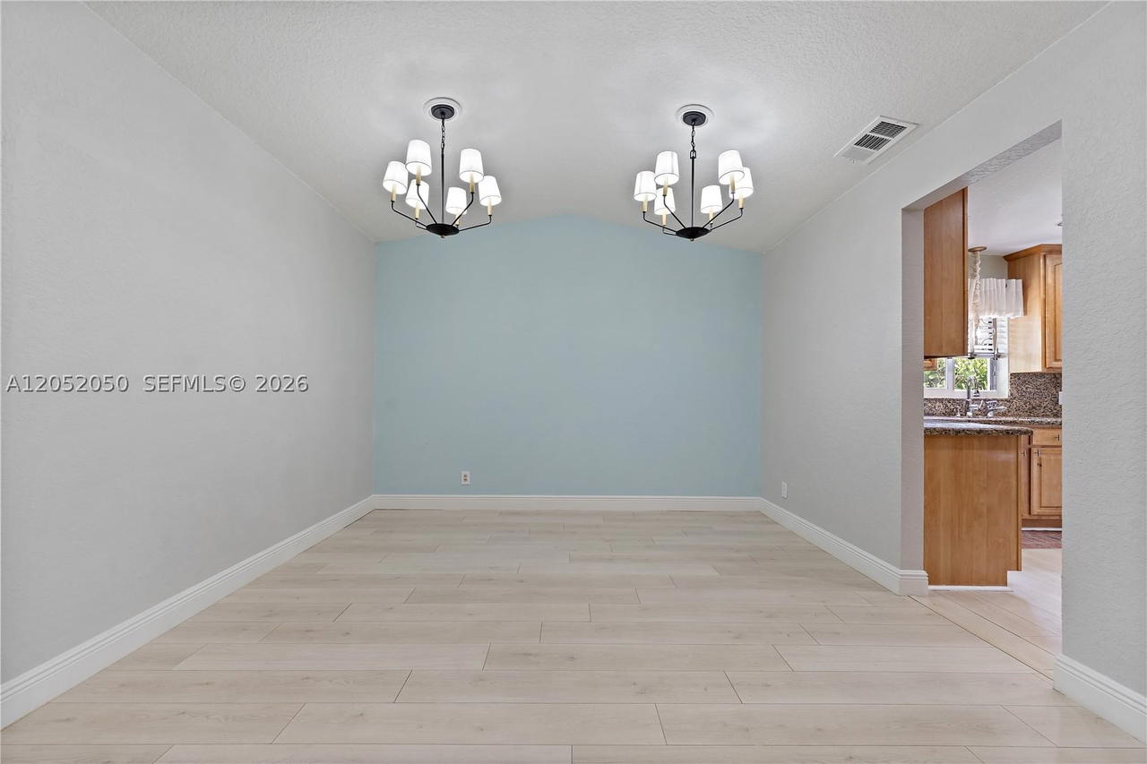 Real estate property located at 6307 Silk Oak Cir, Broward, Woodlands Sec Eight, Tamarac, FL