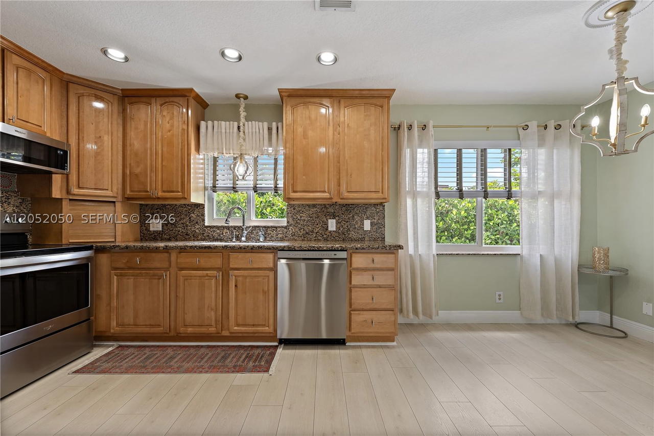 Real estate property located at 6307 Silk Oak Cir, Broward, Woodlands Sec Eight, Tamarac, FL