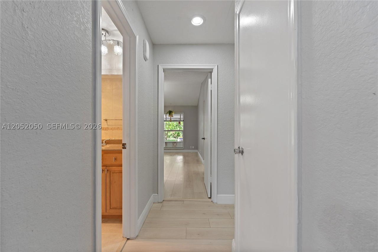 Real estate property located at 6307 Silk Oak Cir, Broward, Woodlands Sec Eight, Tamarac, FL