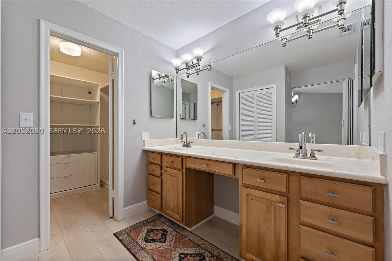 Real estate property located at 6307 Silk Oak Cir, Broward, Woodlands Sec Eight, Tamarac, FL