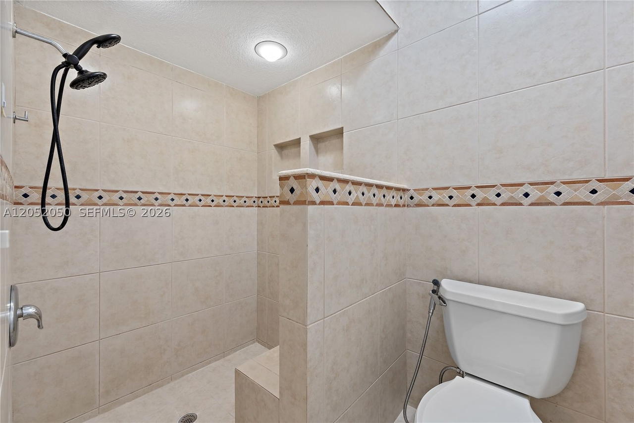 Real estate property located at 6307 Silk Oak Cir, Broward, Woodlands Sec Eight, Tamarac, FL