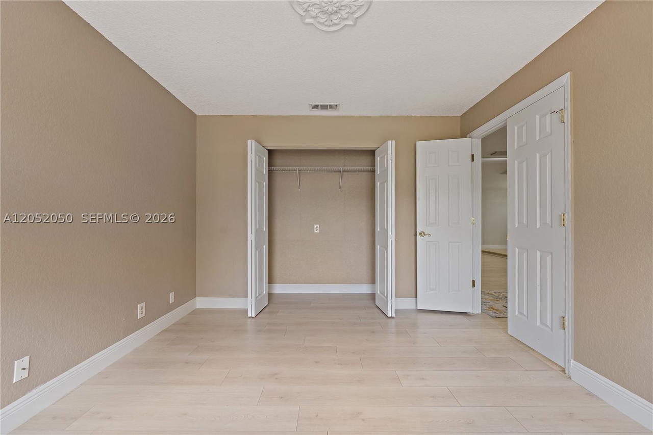 Real estate property located at 6307 Silk Oak Cir, Broward, Woodlands Sec Eight, Tamarac, FL
