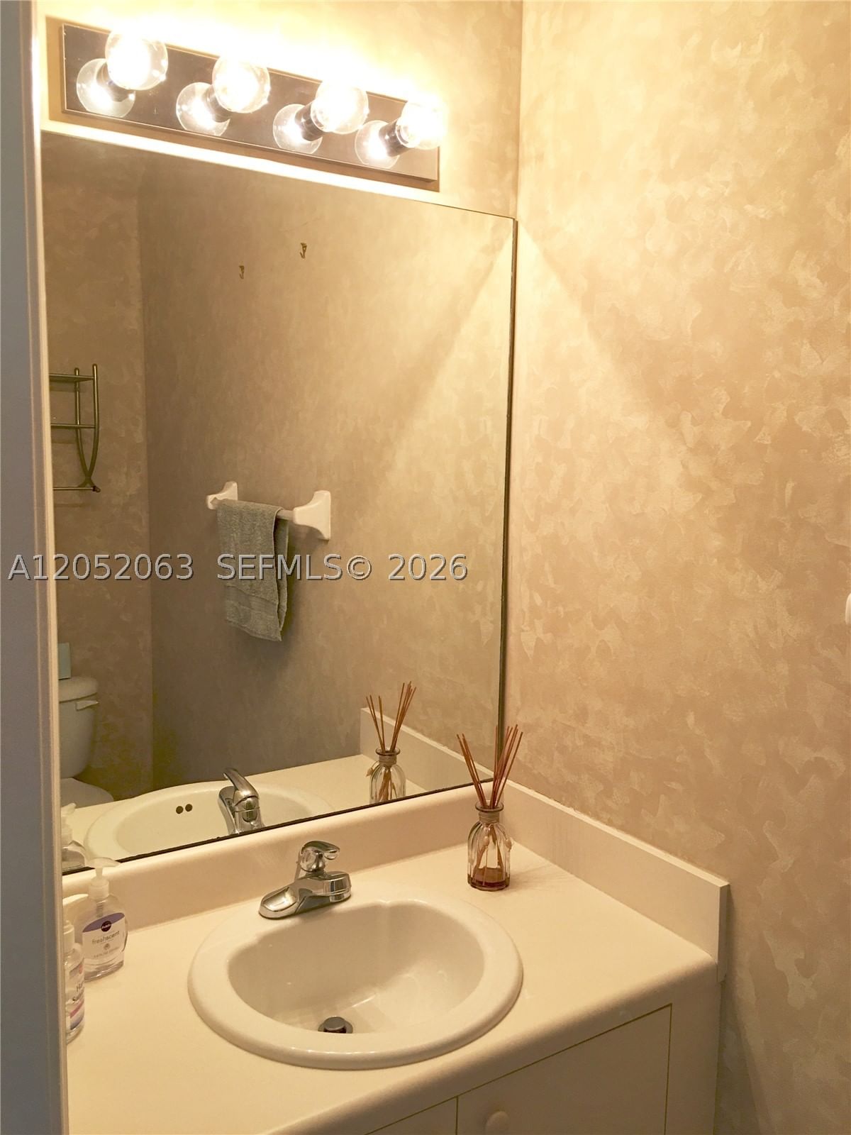 Real estate property located at 4258 Vineyard Cir, Broward, Sector 8 9 & 10 Plat(blks, Weston, FL