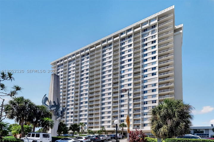 Real estate property located at 300 Bayview Dr #916, Miami-dade, Arlen House Condo, Sunny Isles Beach, FL