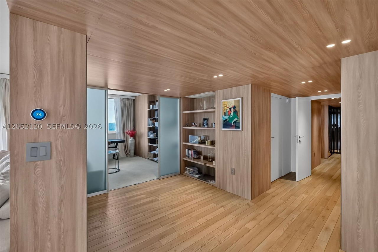 Real estate property located at 300 Bayview Dr #916, Miami-dade, Arlen House Condo, Sunny Isles Beach, FL