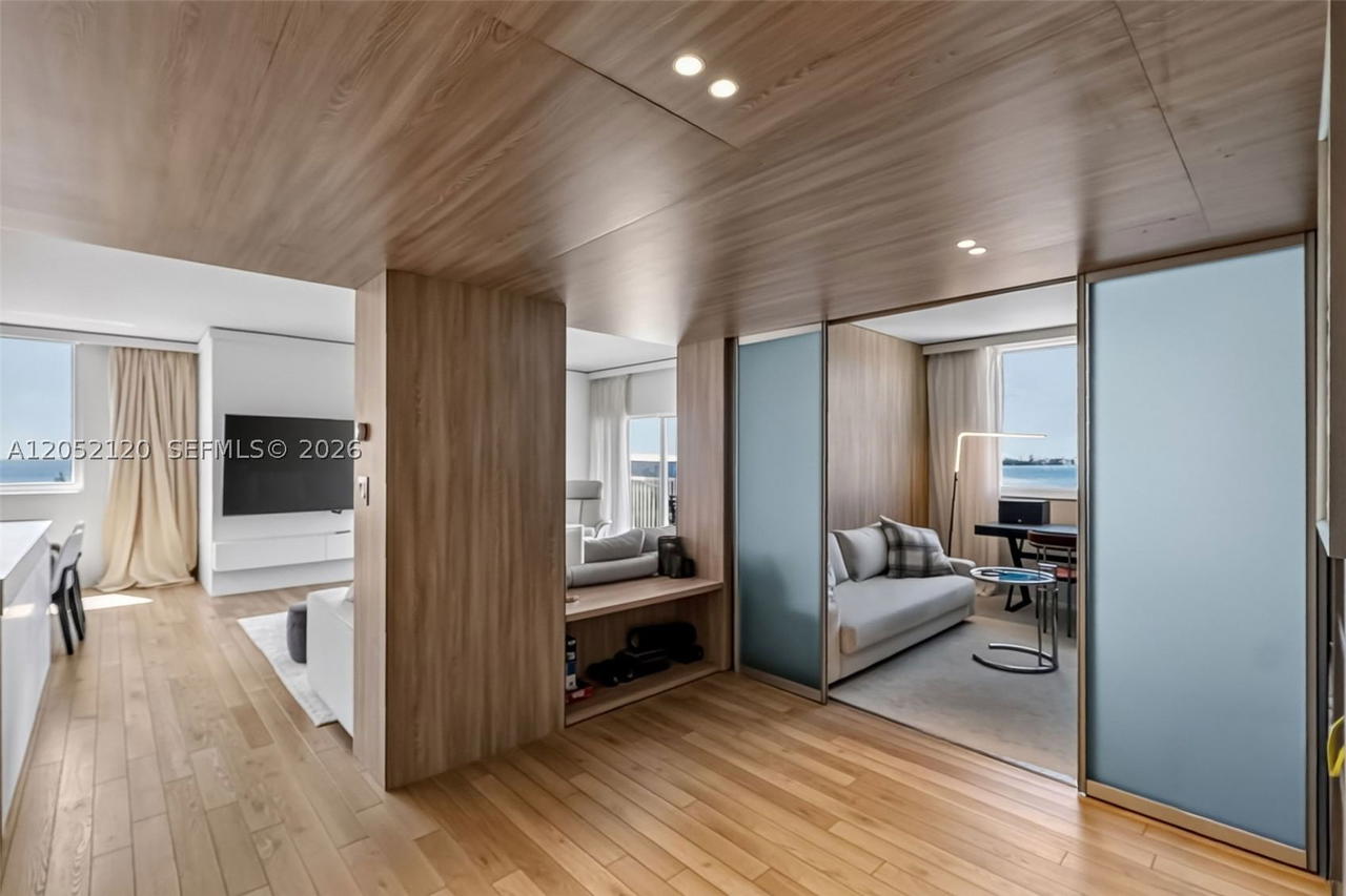 Real estate property located at 300 Bayview Dr #916, Miami-dade, Arlen House Condo, Sunny Isles Beach, FL