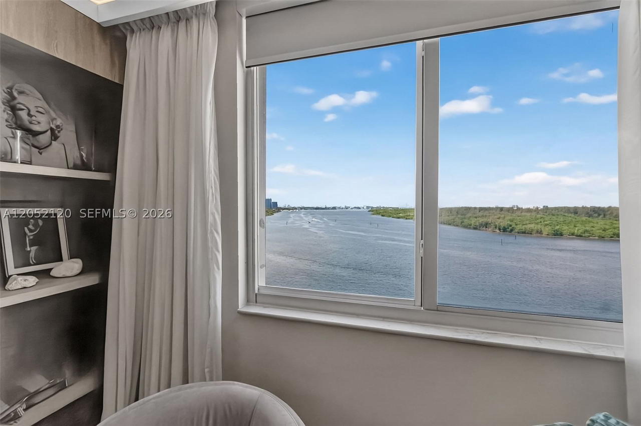 Real estate property located at 300 Bayview Dr #916, Miami-dade, Arlen House Condo, Sunny Isles Beach, FL