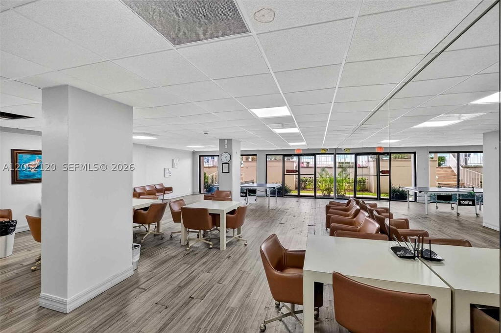 Real estate property located at 300 Bayview Dr #916, Miami-dade, Arlen House Condo, Sunny Isles Beach, FL