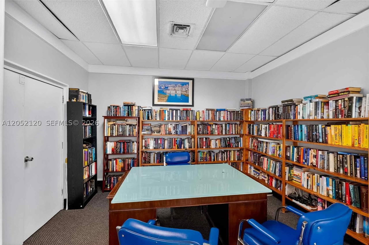 Real estate property located at 300 Bayview Dr #916, Miami-dade, Arlen House Condo, Sunny Isles Beach, FL