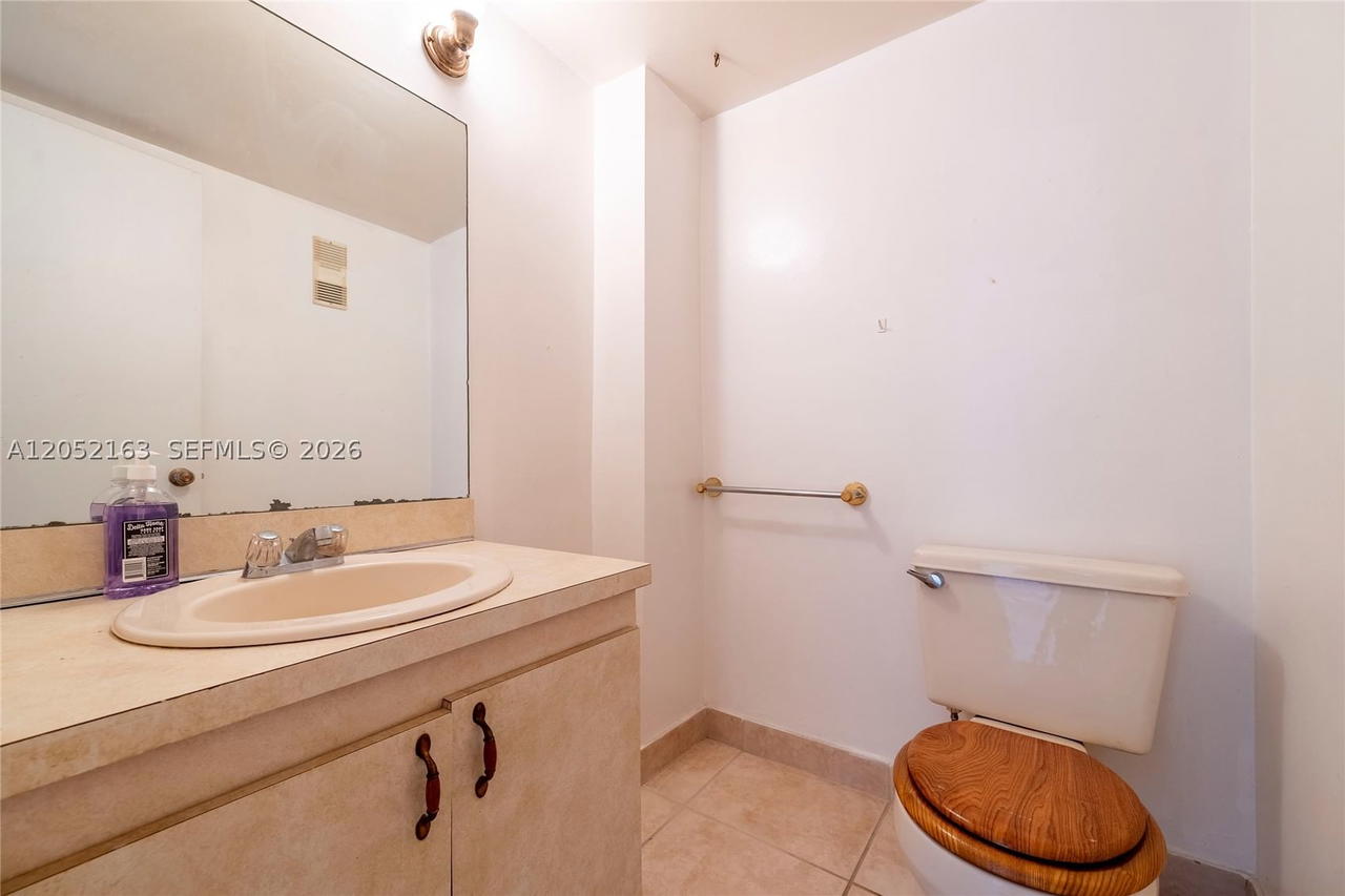 Real estate property located at 200 178th Dr #711, Miami-dade, Marbella Tower Condo, Sunny Isles Beach, FL