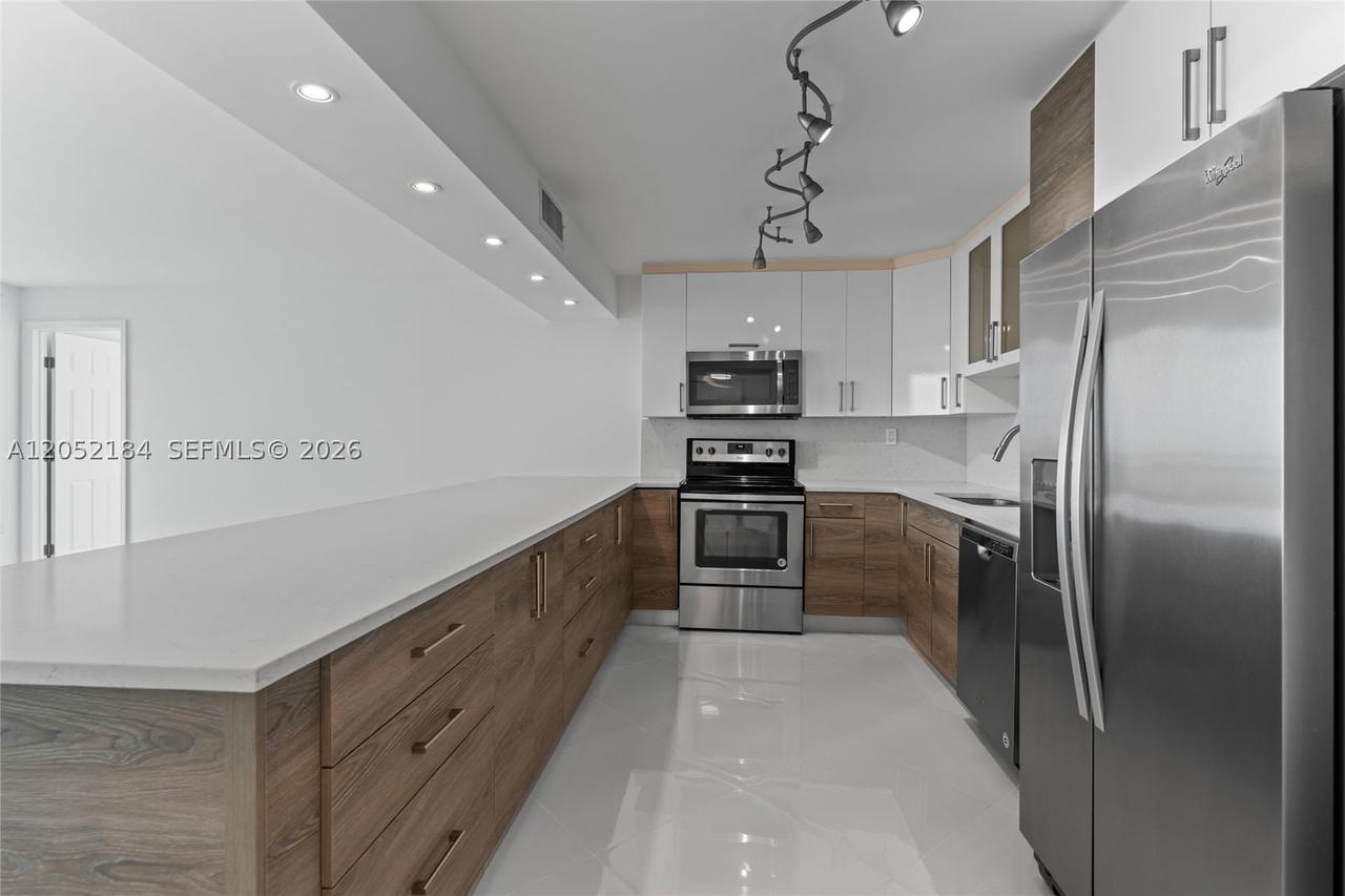 Real estate property located at 7135 Collins Ave #1535, Miami-dade, Burleigh House Condo, Miami Beach, FL