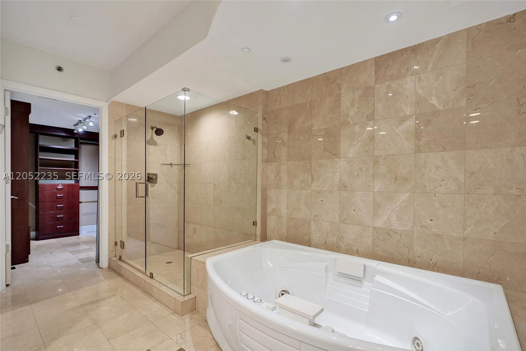 Real estate property located at 19111 Collins Ave #607, Miami-dade, Ocean Two Condo, Sunny Isles Beach, FL