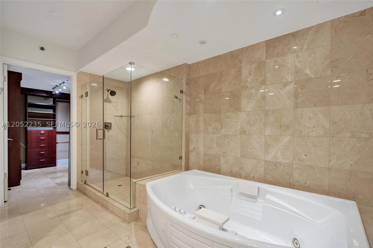 Real estate property located at 19111 Collins Ave #607, Miami-dade, Ocean Two Condo, Sunny Isles Beach, FL