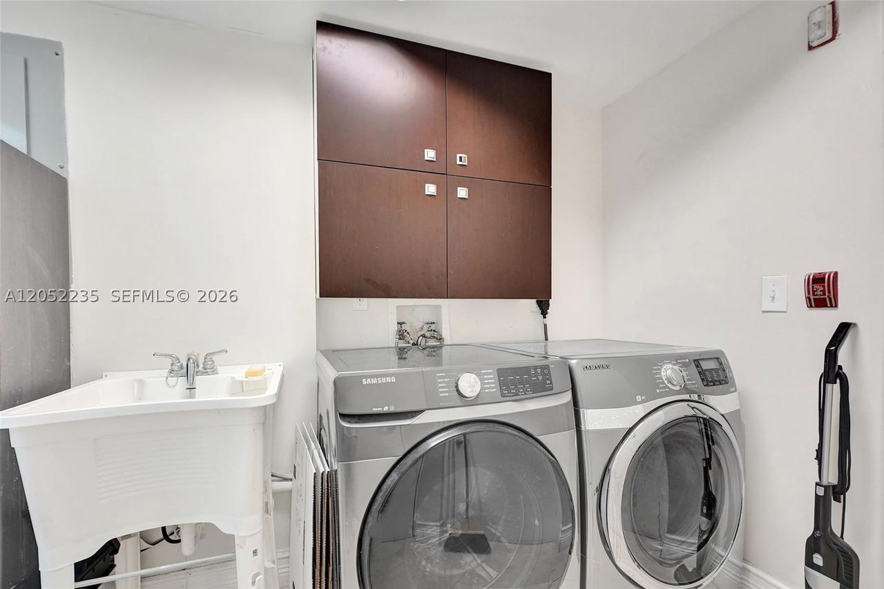Real estate property located at 19111 Collins Ave #607, Miami-dade, Ocean Two Condo, Sunny Isles Beach, FL