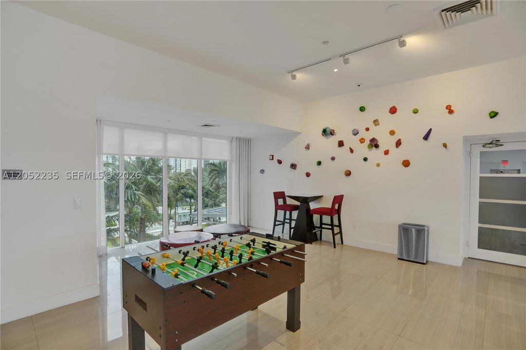 Real estate property located at 19111 Collins Ave #607, Miami-dade, Ocean Two Condo, Sunny Isles Beach, FL