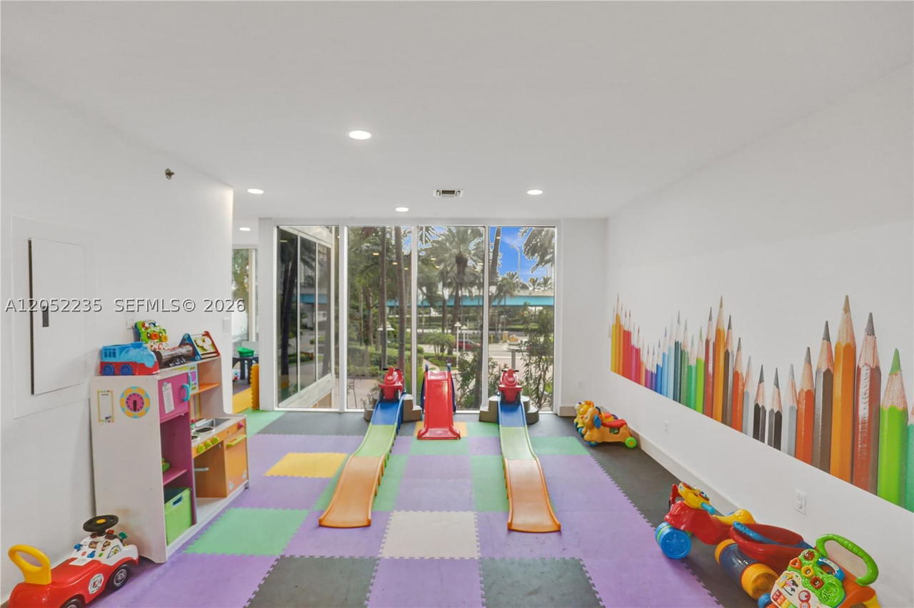Real estate property located at 19111 Collins Ave #607, Miami-dade, Ocean Two Condo, Sunny Isles Beach, FL