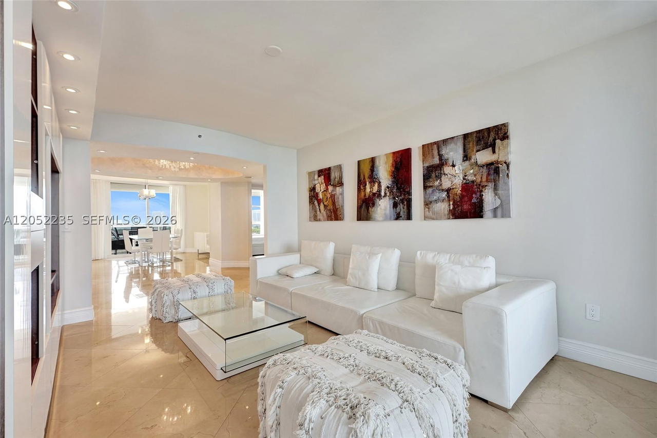 Real estate property located at 19111 Collins Ave #607, Miami-dade, Ocean Two Condo, Sunny Isles Beach, FL